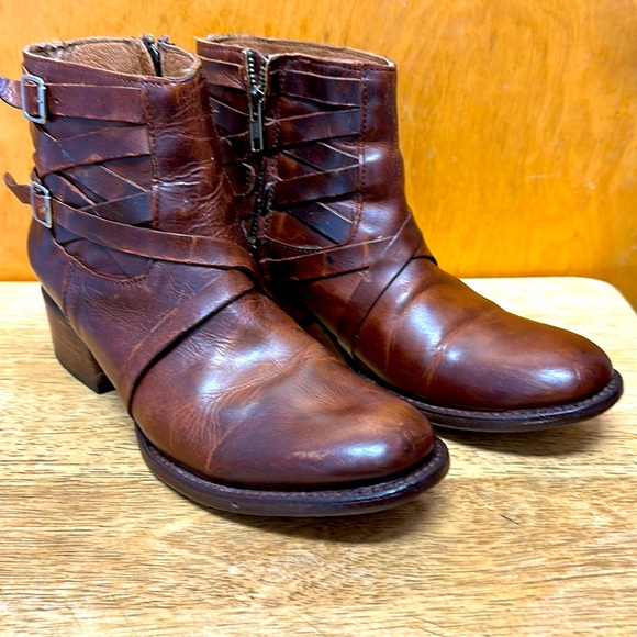 Freebird by Steven Shoes - Freebird ladies size 9 stylish leather shoe/ boots very very stylish!